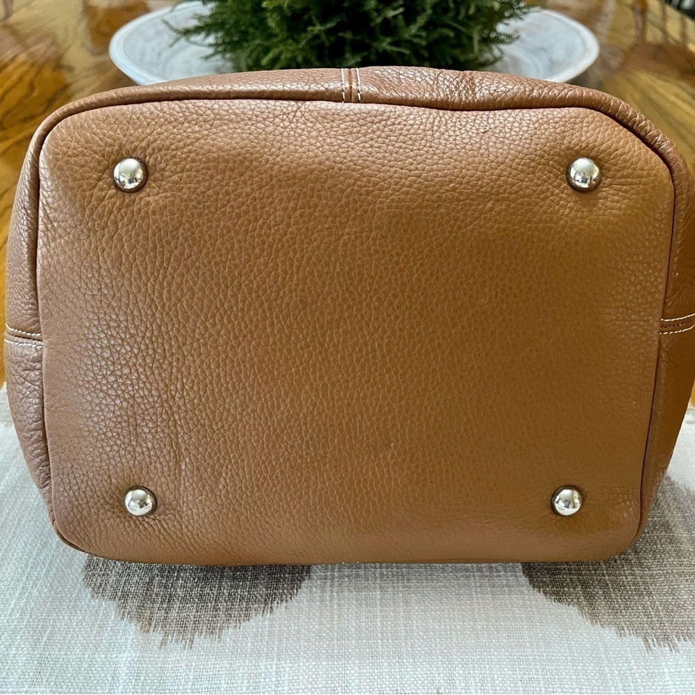TIGNANELLO, NWOT, STYLISH BROWN LEATHER TOTE WITH DOUBLE HANDLES. - Picture 3 of 9